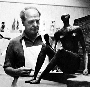 Henry Moore at work - הנרי מור