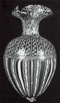 The CONNOISSEUR back issue 774 - The CONNOISSEUR back issue 774 - Ewer with a fine alternation of stripes made a retortoli in pure milky white - Click to Zoom